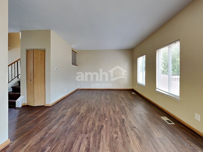 Foto del edificio - 14017 Emerald Ct