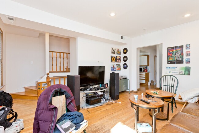 Foto del edificio - 1414 W Henderson St