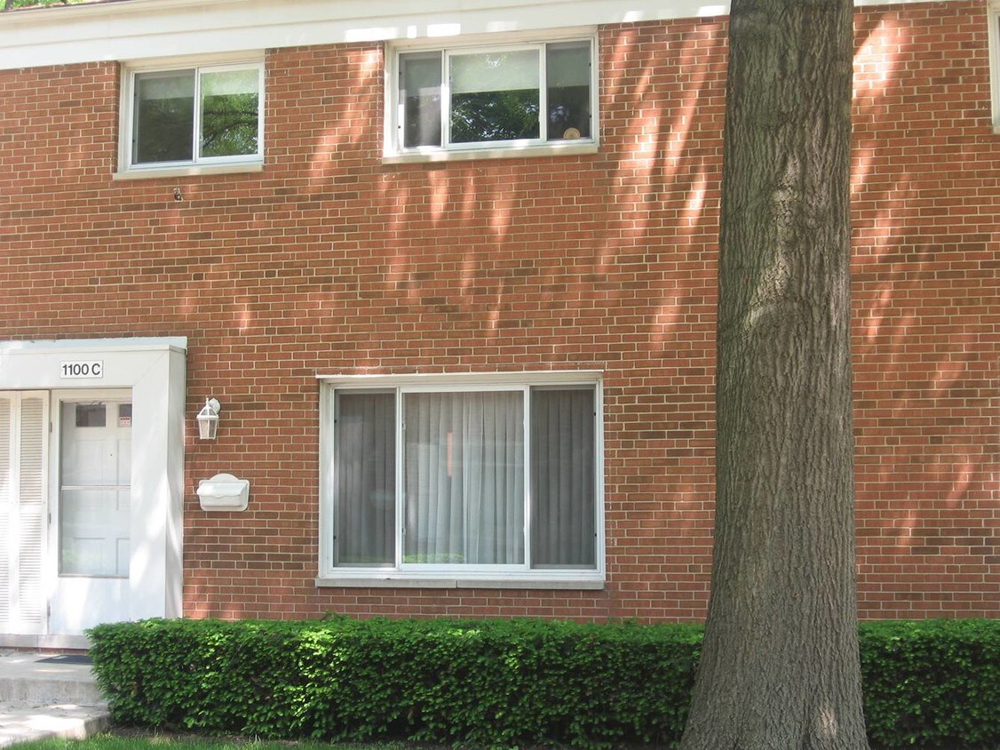 Foto principal - 1100 Higgins Rd