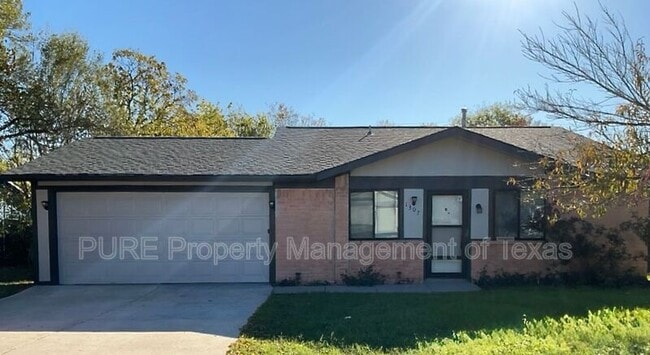 Building Photo - 1307 Green Downs Dr