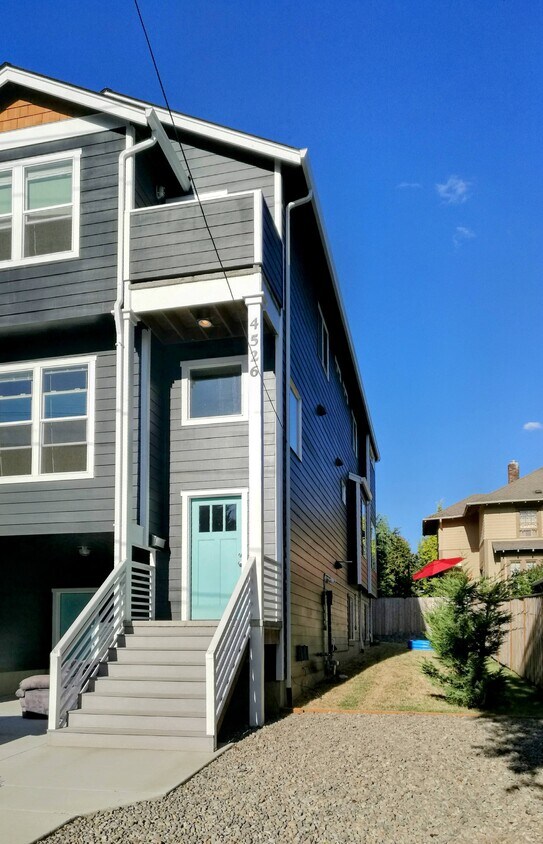 Primary Photo - 4526 SE 41st Ave
