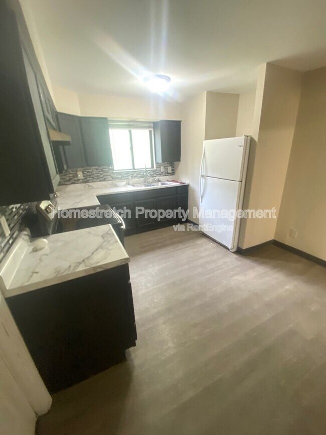 Foto del edificio - 6657 Kenwood Dr