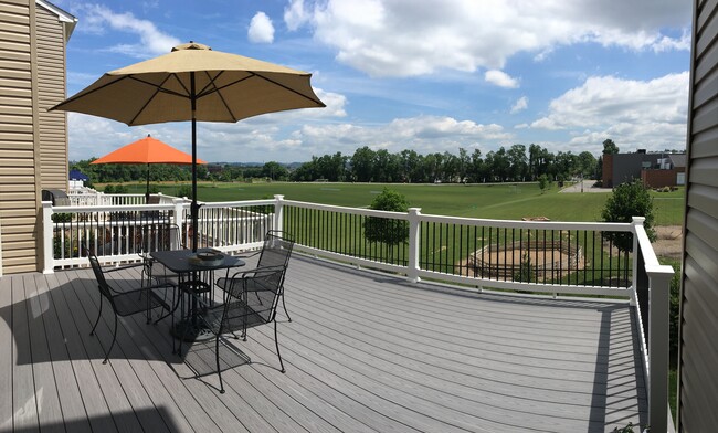 Deck - 987 Brechin Lane