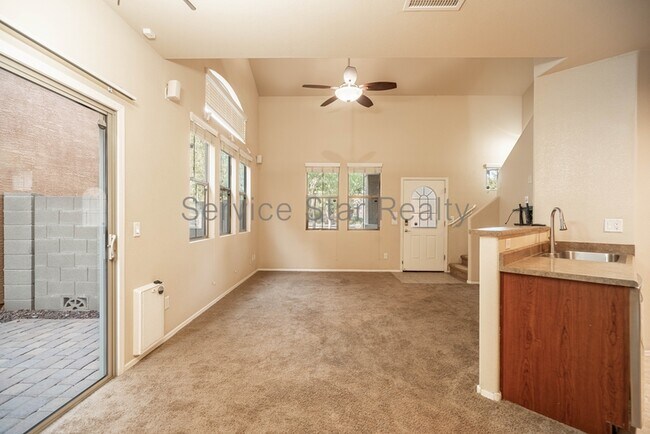 Foto del edificio - 4379 E Morrow Dr