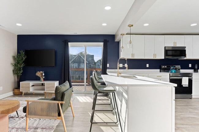 Building Photo - 1523 S East St