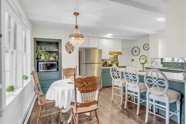 Building Photo - 205 Main St