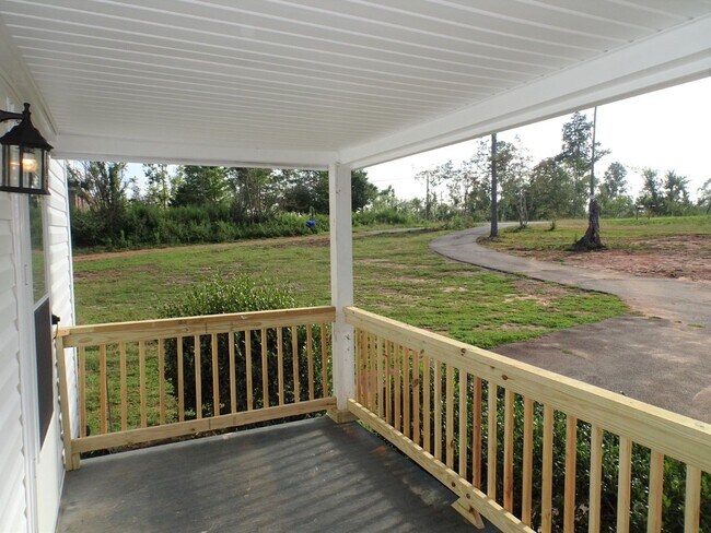Building Photo - 121 Old Corinth Rd