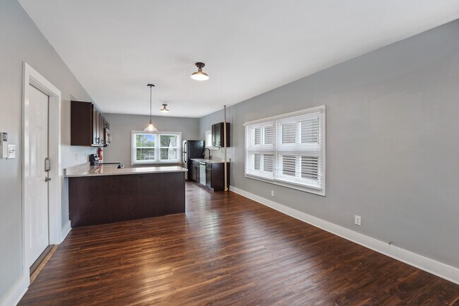 Modern kitchen - 217 E State St