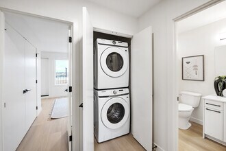 Building Photo - Refinery Townhomes