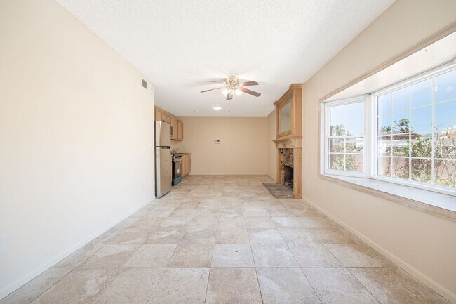 Building Photo - Attached 3-Bedroom Home with Spacious Yard...