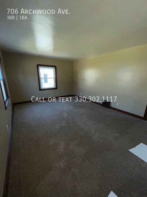 Building Photo - 706 Archwood Ave