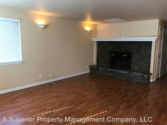 Building Photo - 6 br, 3 bath House - 1352 NW Albany Ave.