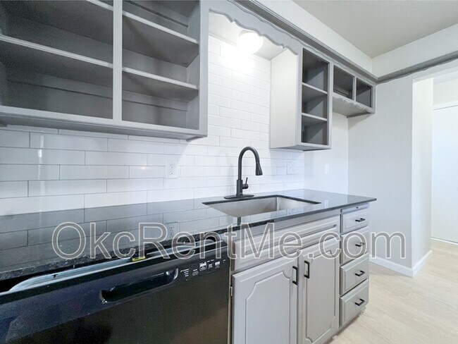 Foto del edificio - 1428 SW 62nd St