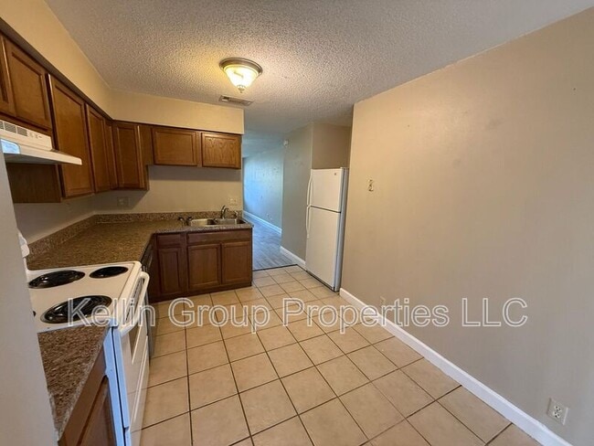 Foto del edificio - 5649 Struthers Ct