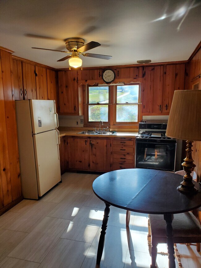 Kitchen - 39177 N Jackson Dr