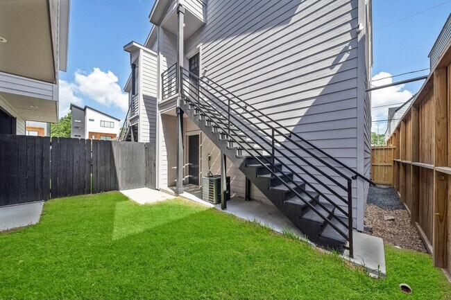 Foto del edificio - 207 E 38th St