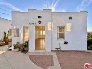 Building Photo - 1345 Quintero St
