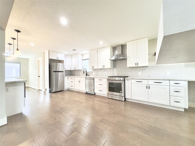 Foto del edificio - 14103 Kellywood Ln