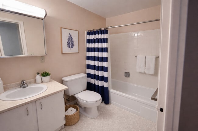 Building Photo - Senator Place