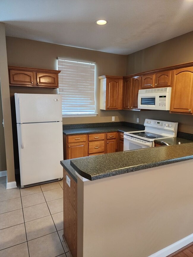 Building Photo - 122 Governors Blvd