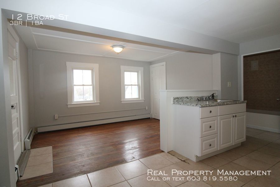 Primary Photo - 12-14 Broad St