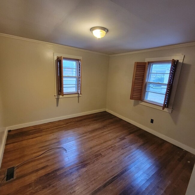 Building Photo - 2/1- Cookeville City Limits- Rental Home