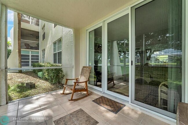 Building Photo - 9430 Poinciana Pl