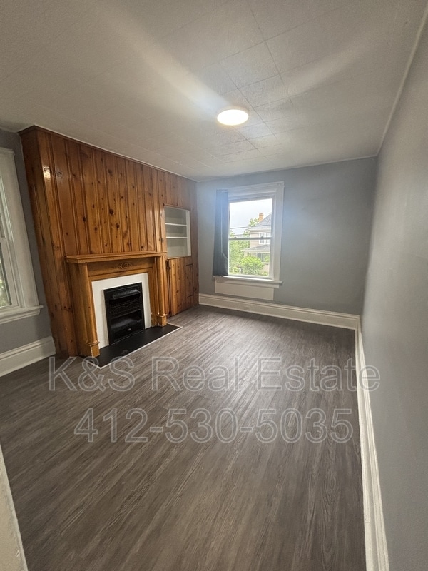 Building Photo - 5227 Clarwin Ave