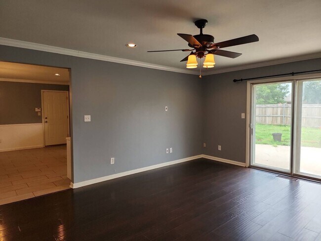 Photo - 2741 Plymouth Ln House