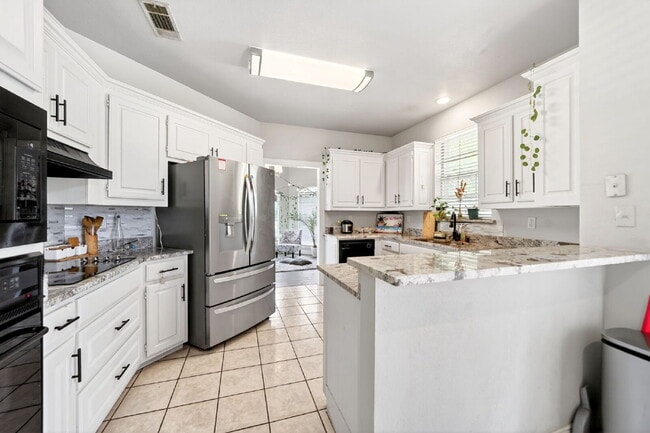 Building Photo - Exceptional Home in Arlington – Great Layout & Prime Location
