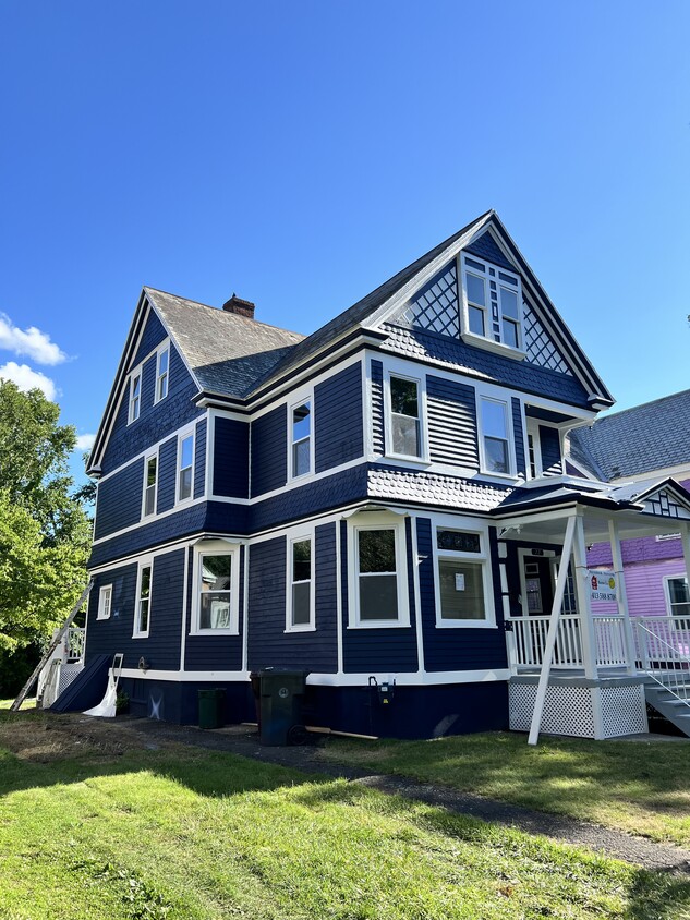 Primary Photo - 22 Woronoco Ave