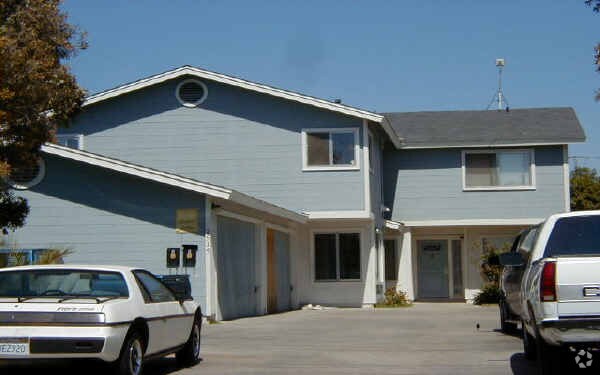 Foto principal - 2515-2517 Evergreen St