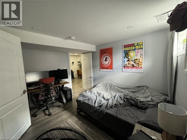 Building Photo - 29 Birchcliffe Crescent