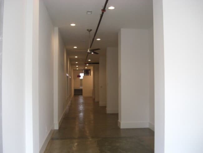 Building Photo - 2710 Cherokee St