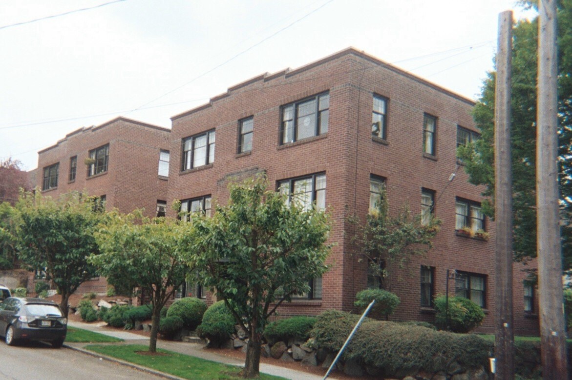 Primary Photo - 1907 E Highland Dr