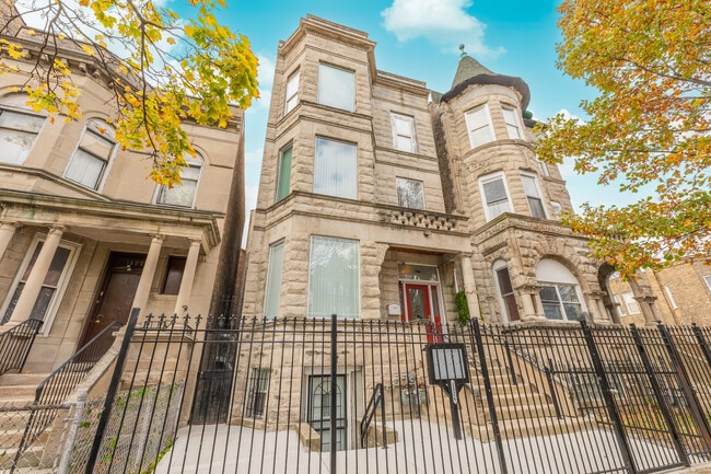 Foto del edificio - 1326 S Troy St