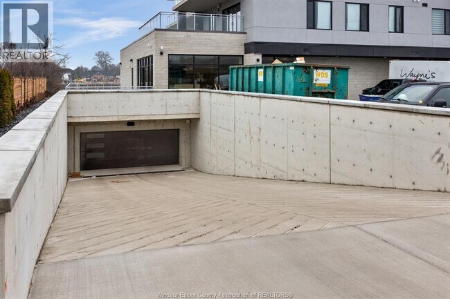 Photo du bâtiment - 14400 Tecumseh Rd E