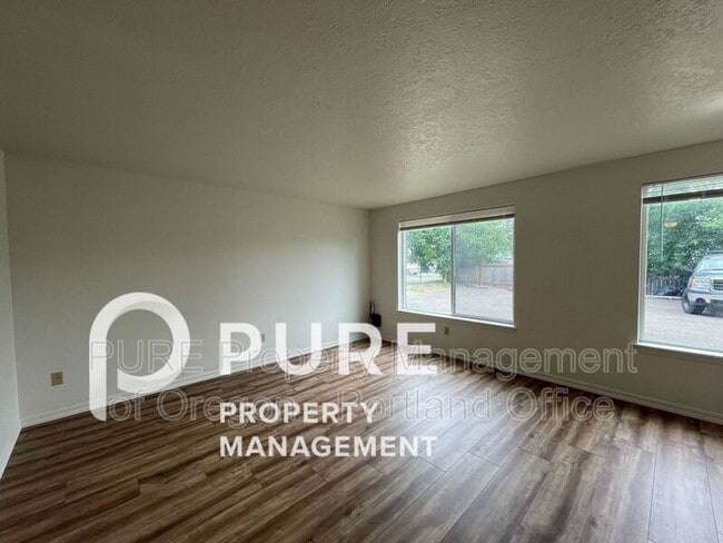 Building Photo - 8584 SE 72nd Ave