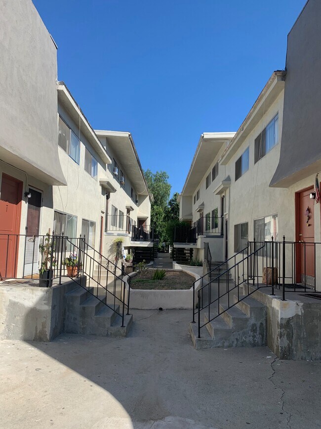 Foto del edificio - 412 San Pascual Ave
