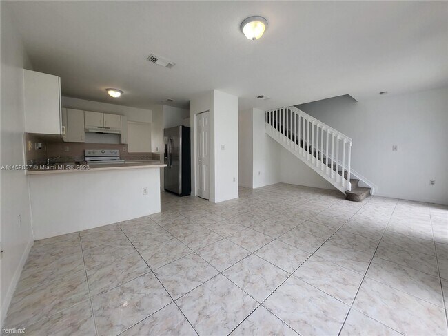 Building Photo - 3 br, 2.5 bath House - 16260 SW 97th St # 0