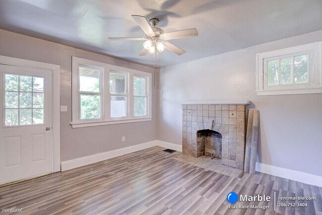 Building Photo - 2 br, 1 bath Townhome - 988 Cleveland Ave ...