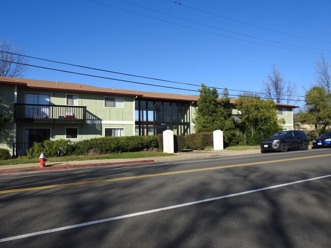 Building Photo - 2070 Bechelli Ln