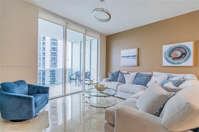 Building Photo - 16001 Collins Ave