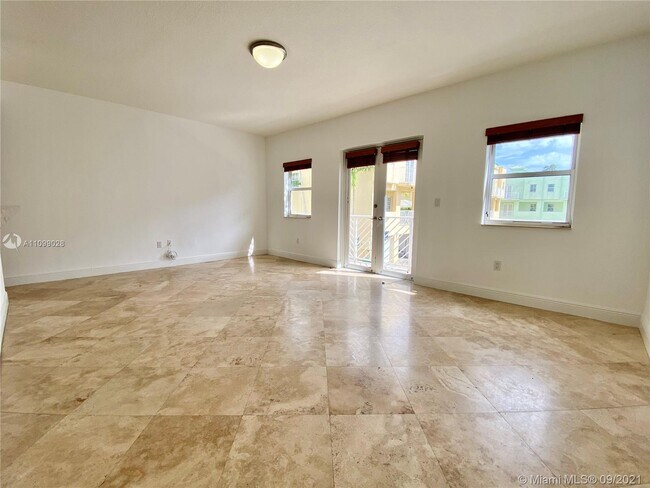 Building Photo - 938 SW 10th St