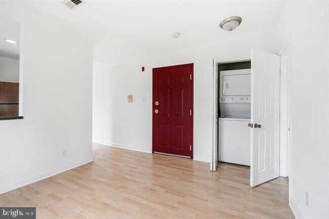 Building Photo - 909 S 20th St
