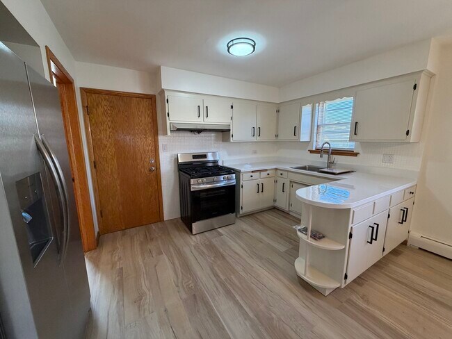 Foto del edificio - 4500 S Washtenaw Ave.