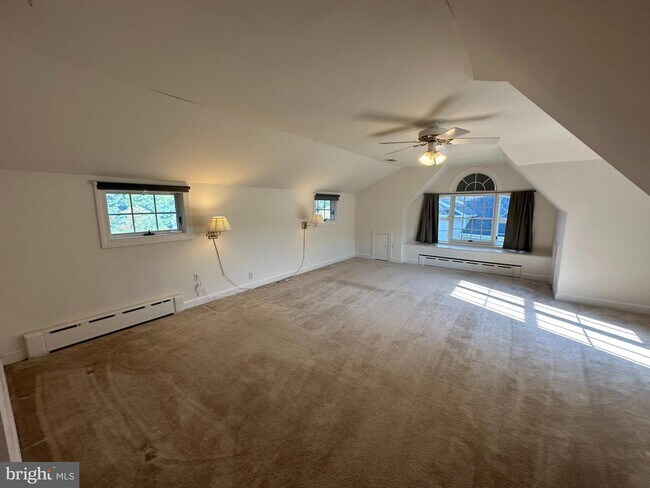 Foto del edificio - 1832 Birch Rd