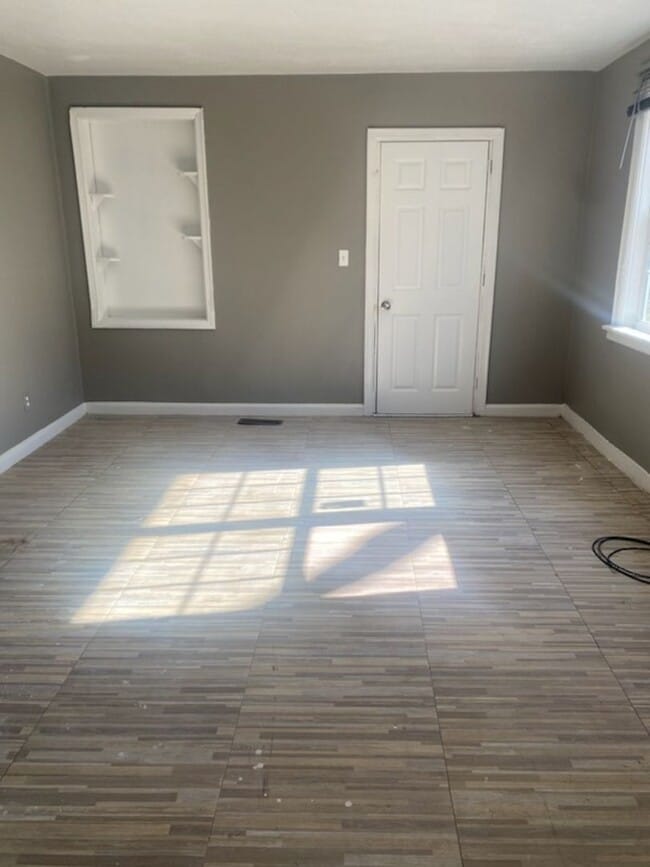 Building Photo - 1140 Baker Cir