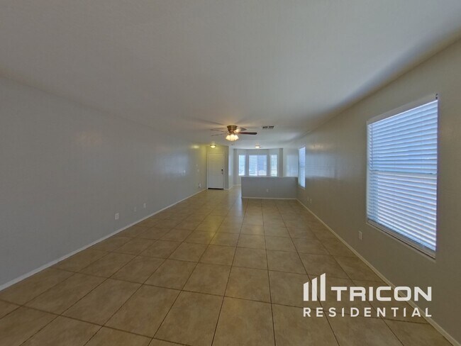 Building Photo - 9545 W Heber Rd