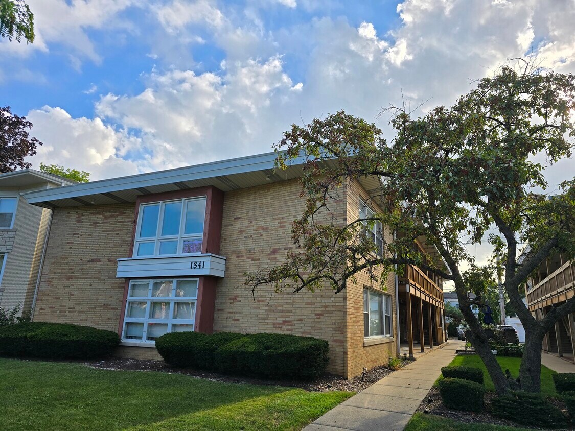 Foto principal - 1341 N Harlem Ave